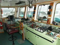 Kapal penelitian untuk dijual