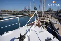 Kapal penelitian untuk dijual