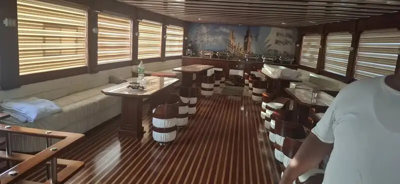 Kapal pesiar untuk dijual