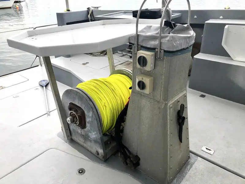 Kapal penelitian untuk dijual