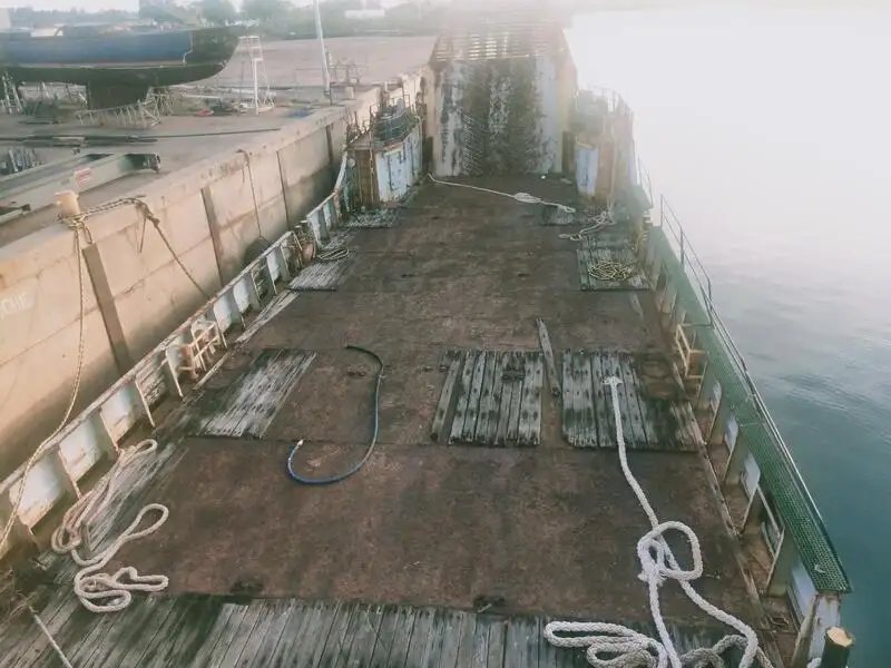 Kapal pendarat, tank untuk dijual