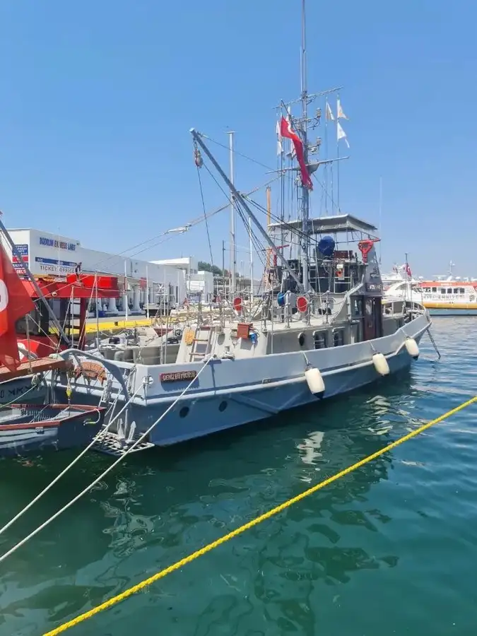 Kapal pemadam kebakaran untuk dijual