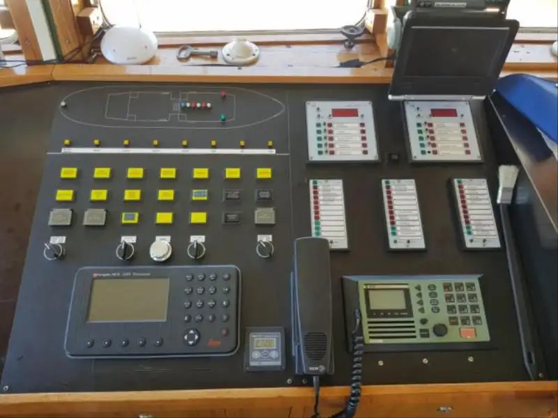 Kapal patroli untuk dijual