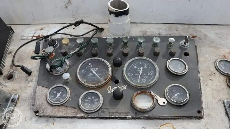 Kapal patroli untuk dijual