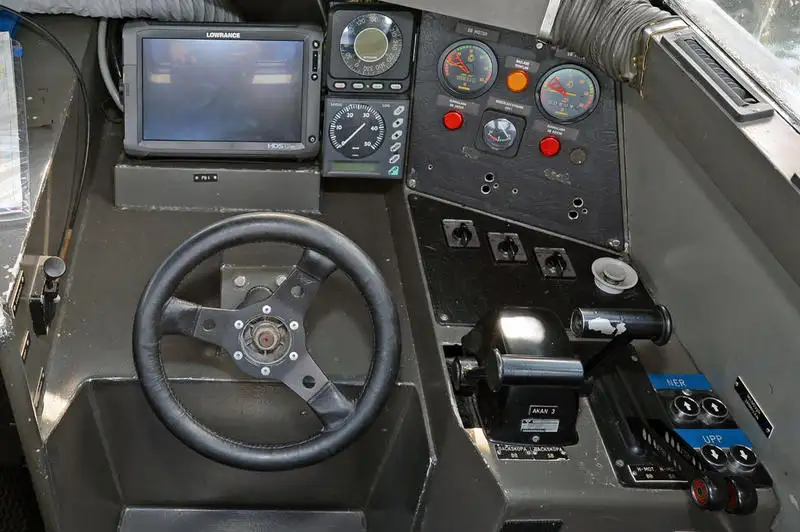 Kapal angkatan laut / militer untuk dijual