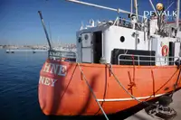Kapal penelitian untuk dijual