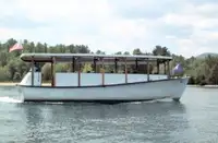 Kapal feri dijual