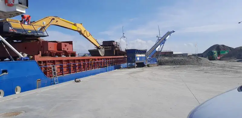 Kapal keruk untuk dijual