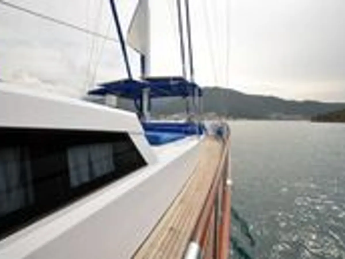 Yacht untuk dijual
