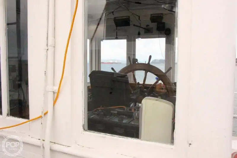 Kapal feri untuk dijual