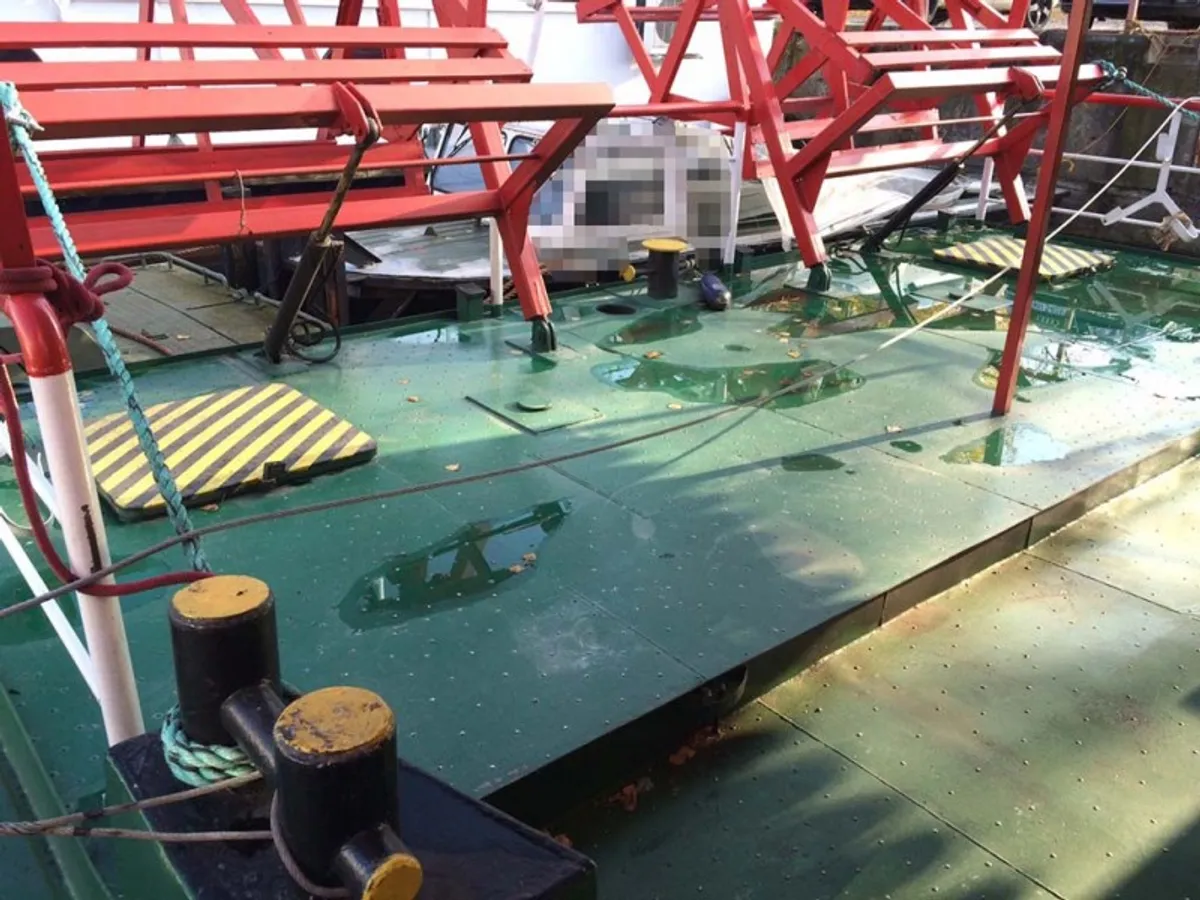 Kapal kontainer untuk dijual