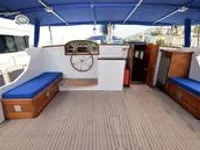 Yacht untuk dijual