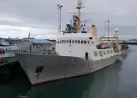 Kapal penelitian dijual