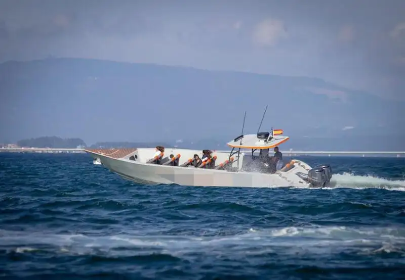 Perahu karet kaku untuk dijual