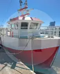 Kapal pengangkut ikan hidup untuk dijual
