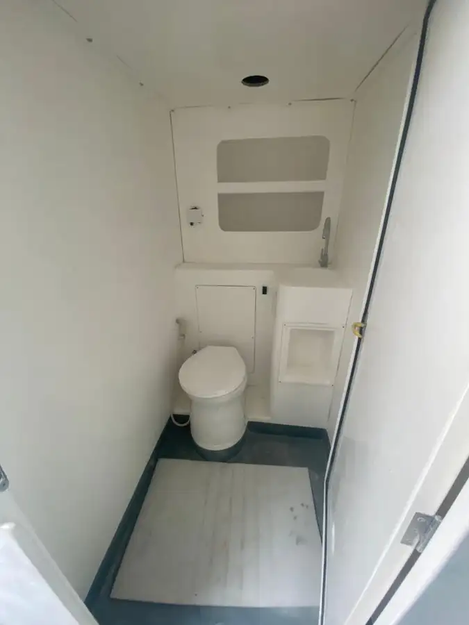 Kapal kru untuk dijual