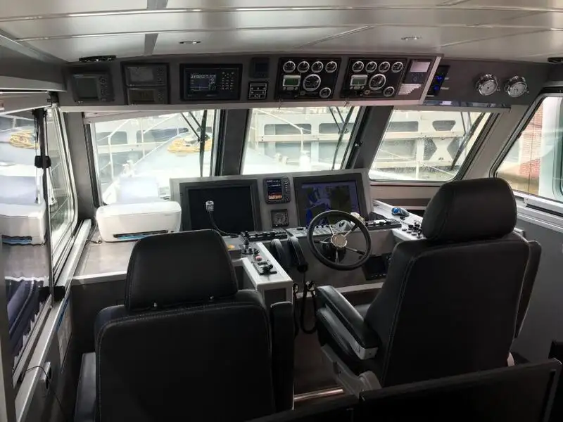 Kapal survei untuk dijual