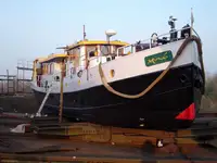 Kapal pesiar untuk dijual