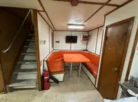 Kapal kru untuk dijual