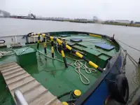 Kapal penarik dijual