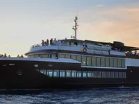 Kapal pesiar untuk dijual