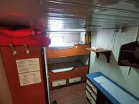 Kapal pasokan dijual