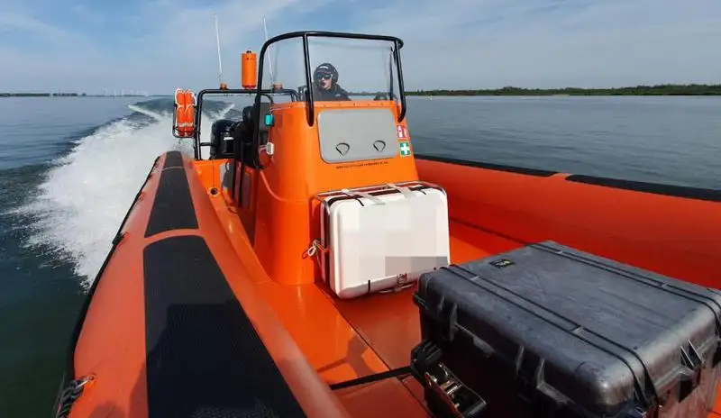 Perahu karet kaku untuk dijual