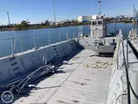 Kapal pendarat, tank untuk dijual