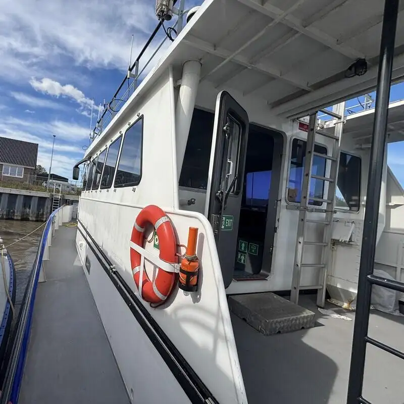 Kapal patroli untuk dijual