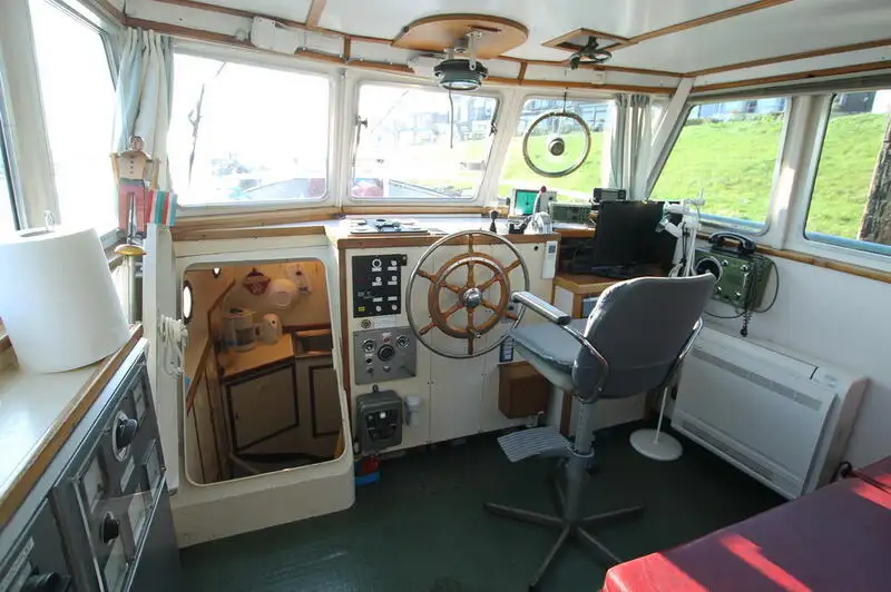 Kapal pesiar untuk dijual