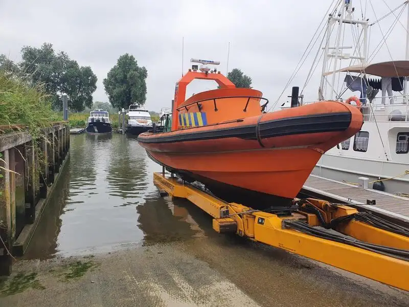 Perahu karet kaku untuk dijual