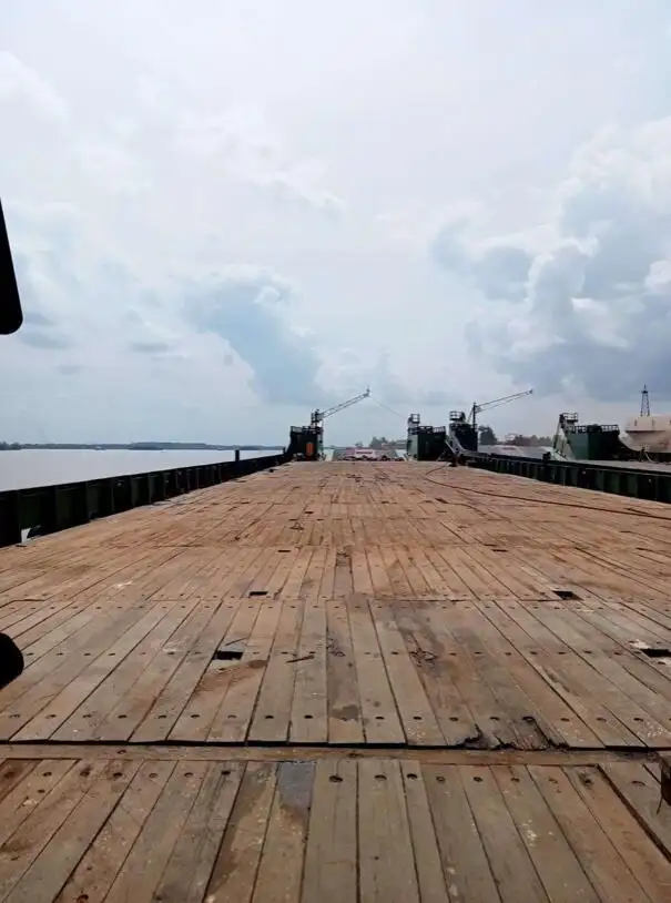 Kapal pendarat, tank untuk dijual