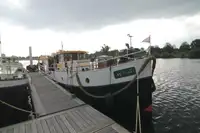 Kapal pesiar untuk dijual
