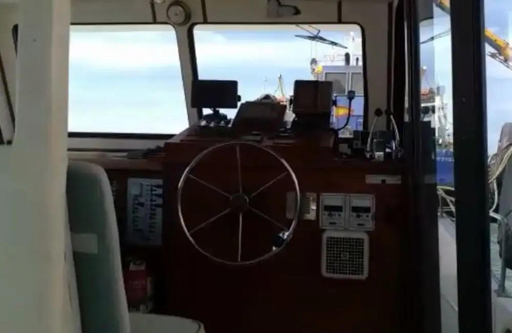 Kapal kru untuk dijual
