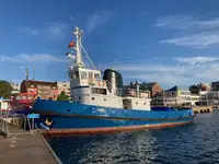 Kapal penarik dijual