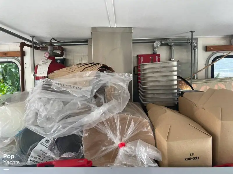 Katamaran untuk dijual