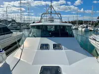 Kapal penelitian untuk dijual