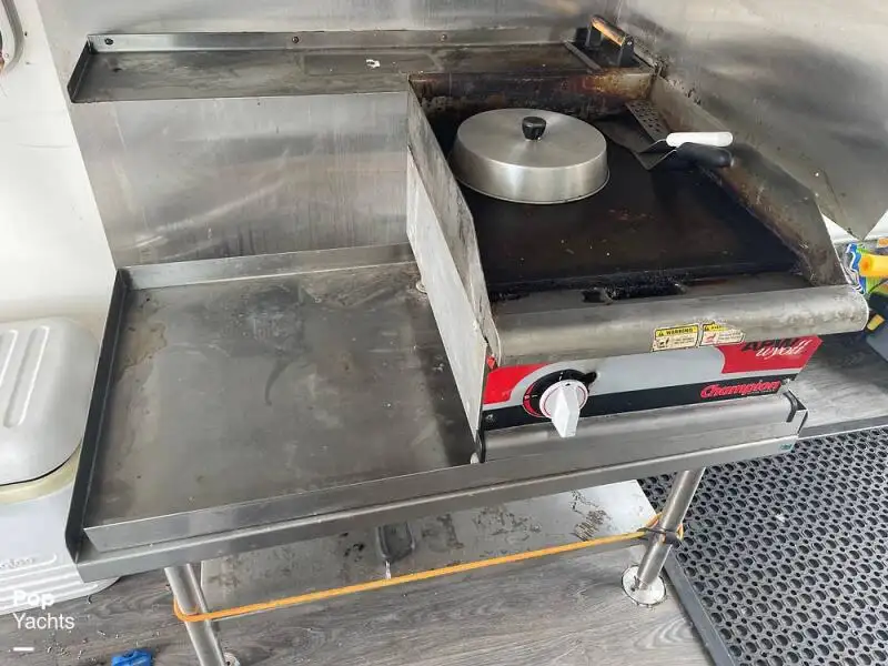 Katamaran untuk dijual