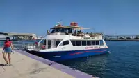 Kapal penumpang dijual