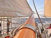 Yacht untuk dijual