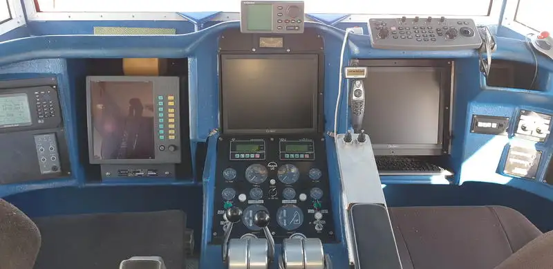 Kapal patroli untuk dijual