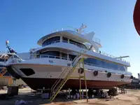 Kapal pesiar untuk dijual