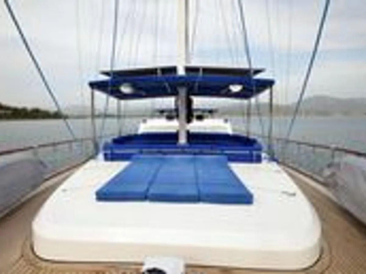 Yacht untuk dijual