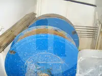 Kapal pengangkut ikan hidup untuk dijual