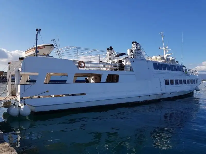 Kapal RoPax untuk dijual