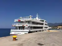 Kapal pesiar untuk dijual