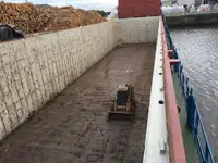 Kapal pengangkut barang curah untuk dijual