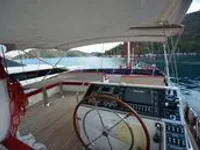 Yacht untuk dijual