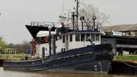 Kapal penarik dijual