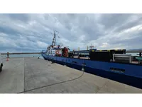 Kapal kru untuk dijual